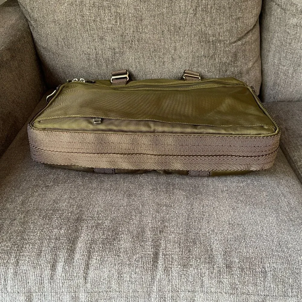 Tumi Alpha Bravo Pinckey Flap Brief    New without Tag